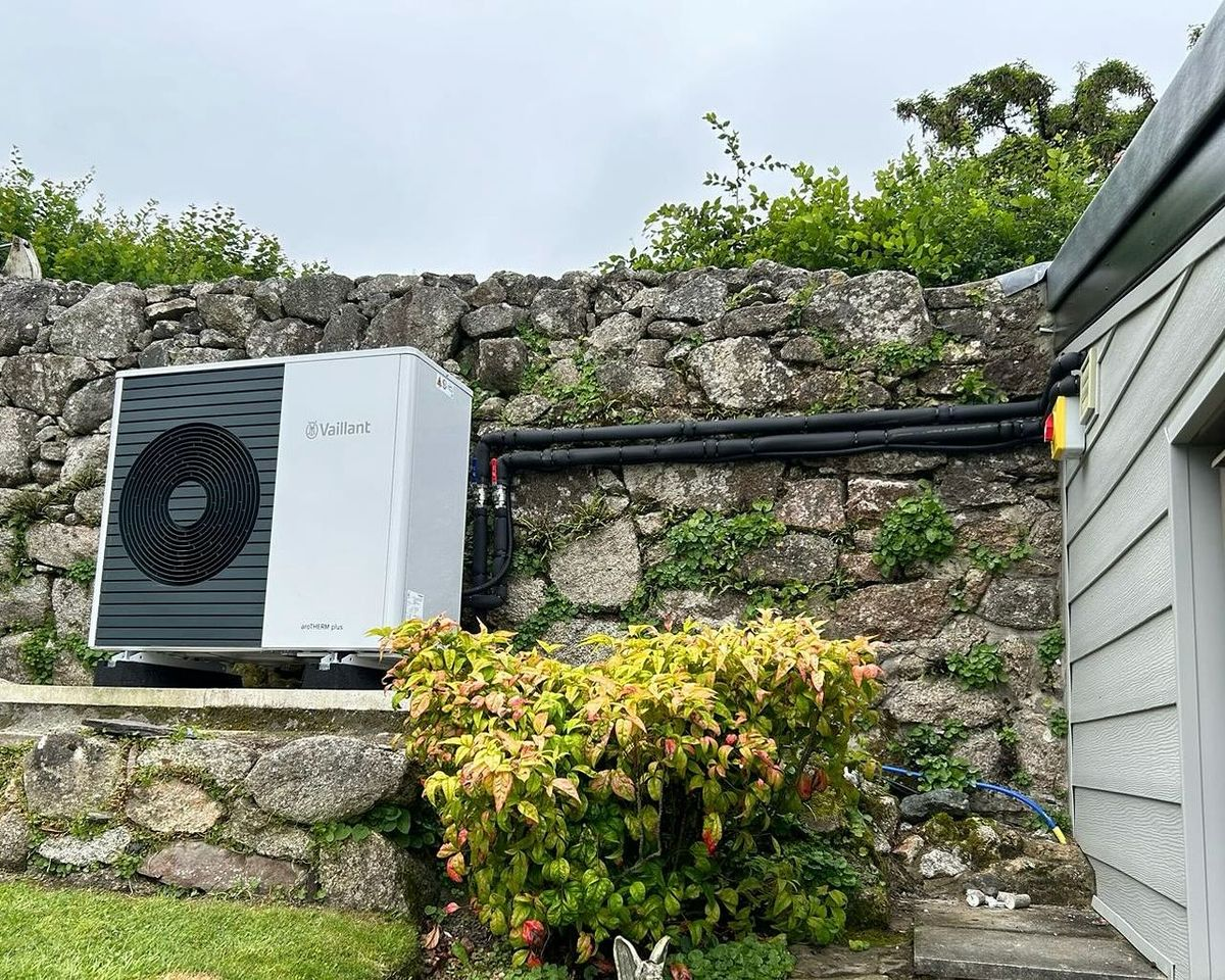Benefits of Installing Air Source Heat Pumps in Modern Homes